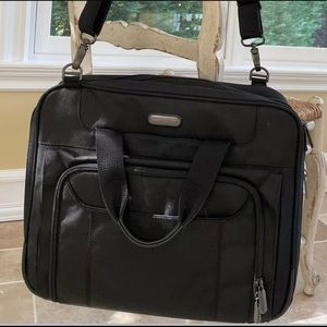 Targus Corporate Traveler Laptop Briefcase Slim  TSA CUCT02UA14S Fits 14” Laptop
